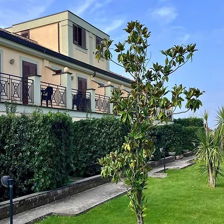 Tranquil Retreat Near For 4 Apartmán *
