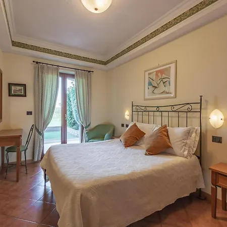 Tranquil Retreat Near For 4 *