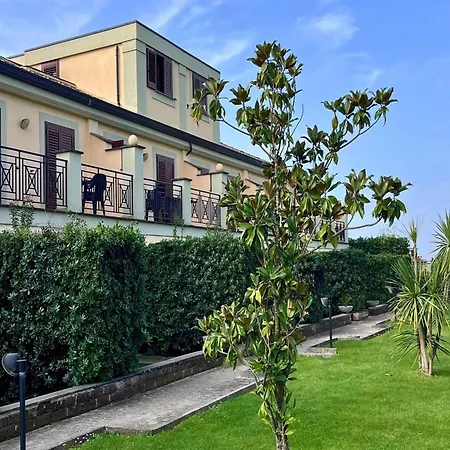 Tranquil Retreat Near For 4 Apartmán *